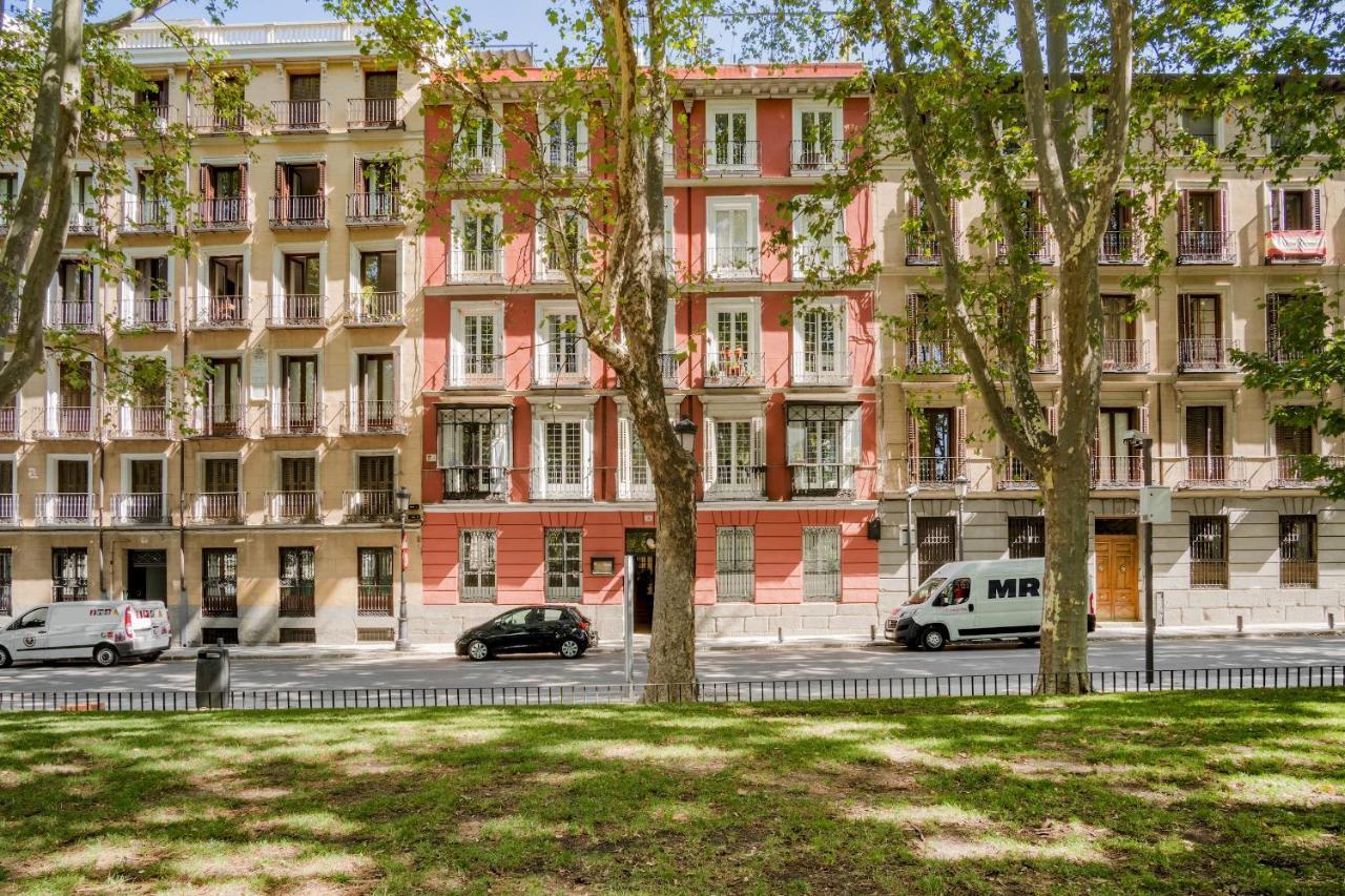 Royal Palace II Мадрид Екстериор снимка